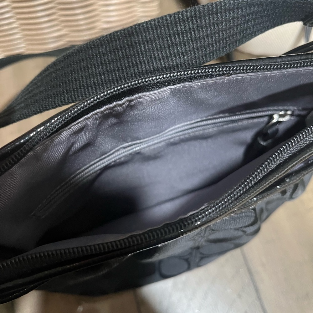 Coach Vintage Black Signature Crossbody Bag - Picture 3 of 4
